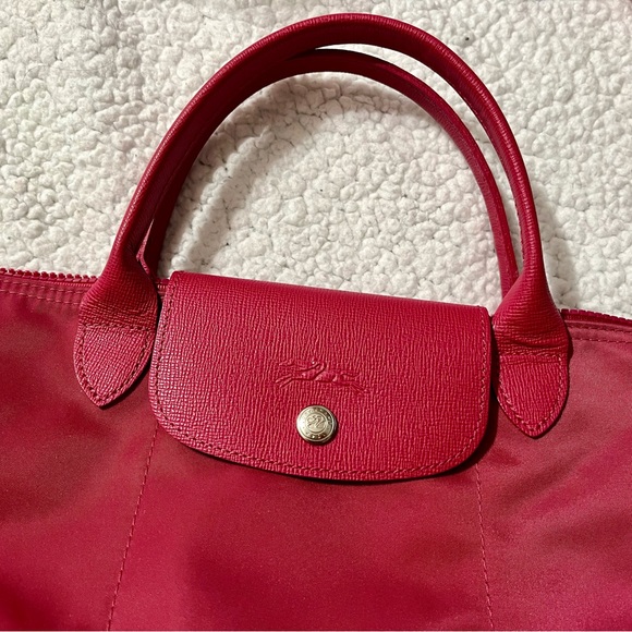 authentic medium Longchamp bag. pre-owned still good condition. - Picture 4 of 6